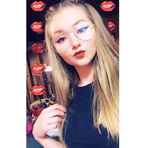 Meet your Posher, Jillian